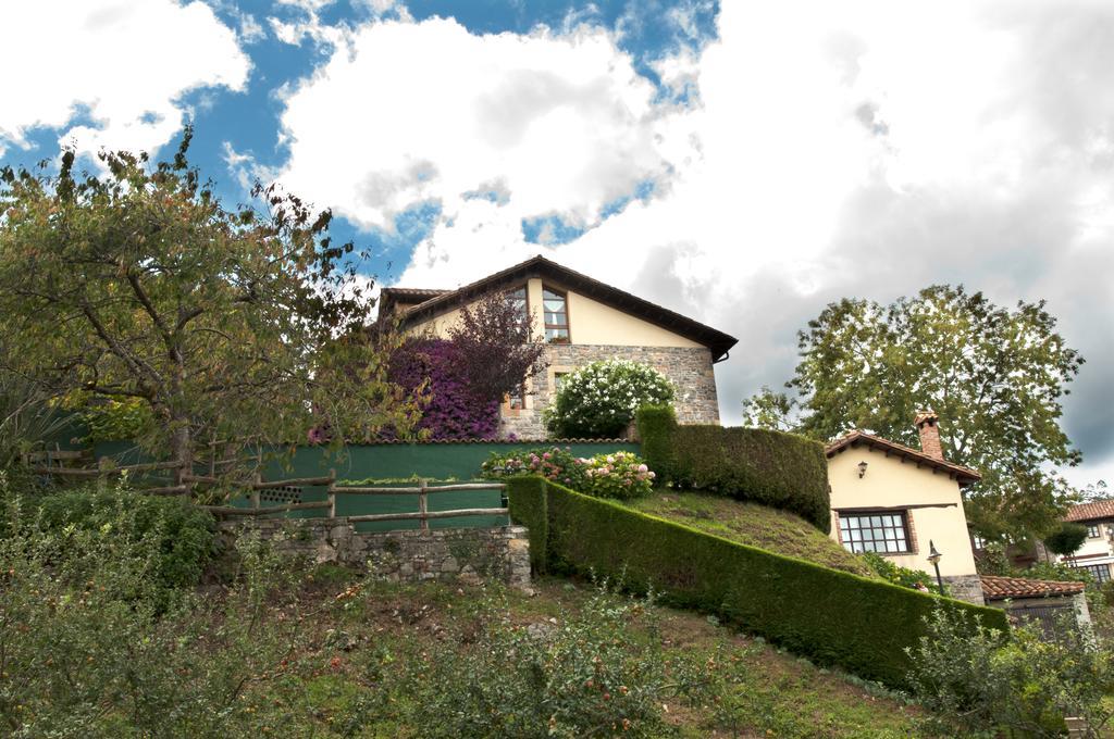 Trisqueles Y Buganvillas Villaviciosa  Kültér fotó