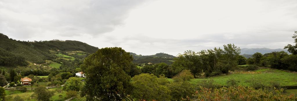 Trisqueles Y Buganvillas Villaviciosa  Kültér fotó