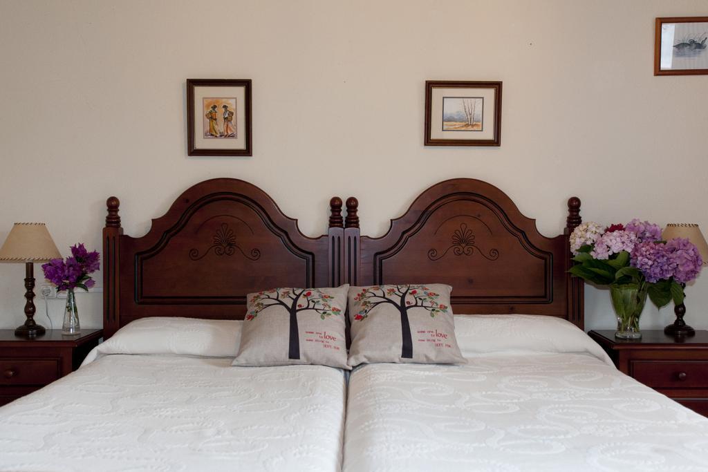 Trisqueles Y Buganvillas Villaviciosa  Szoba fotó