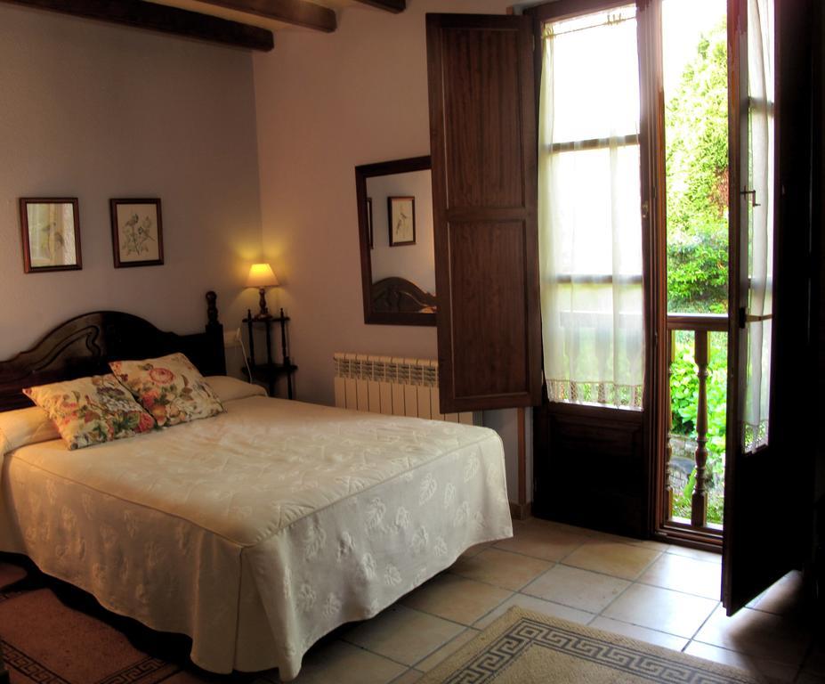 Trisqueles Y Buganvillas Villaviciosa  Szoba fotó