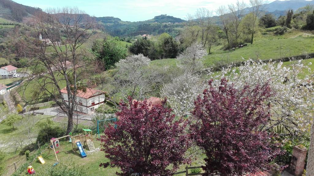 Trisqueles Y Buganvillas Villaviciosa  Kültér fotó