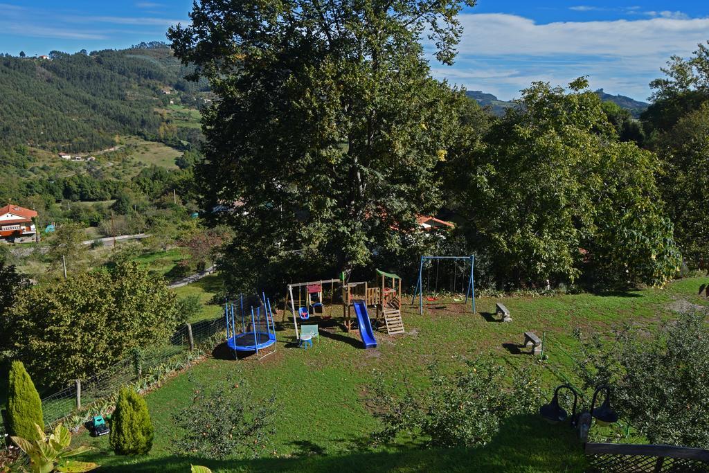 Trisqueles Y Buganvillas Villaviciosa  Kültér fotó