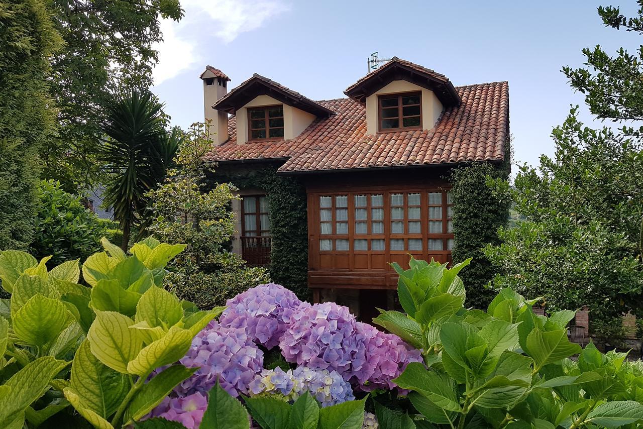Trisqueles Y Buganvillas Villaviciosa  Kültér fotó