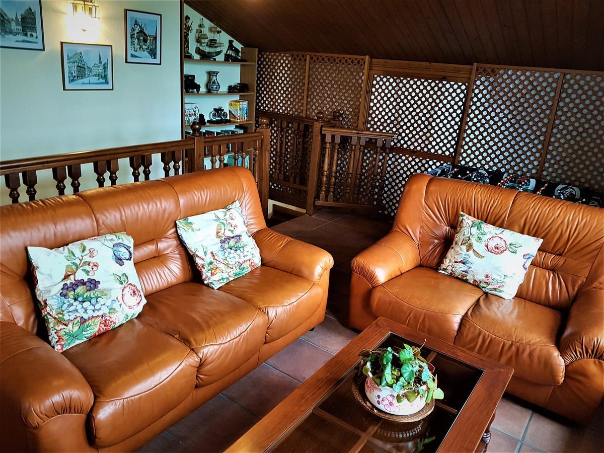 Trisqueles Y Buganvillas Villaviciosa  Kültér fotó
